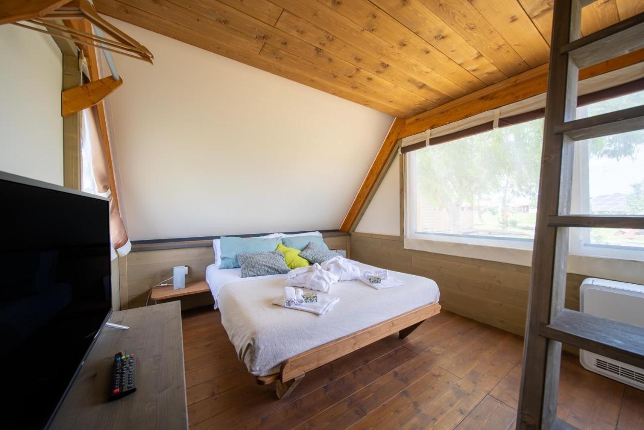 Glamping Gli Etruschi Ξενοδοχείο Πιομπίνο Εξωτερικό φωτογραφία